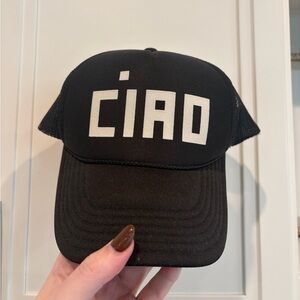 CLARE V TRUCKER HAT BLACK AND WHITE